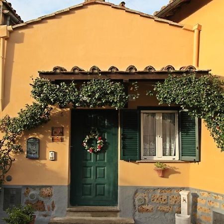 Casa Vacanze Nives Tuscania Esterno foto